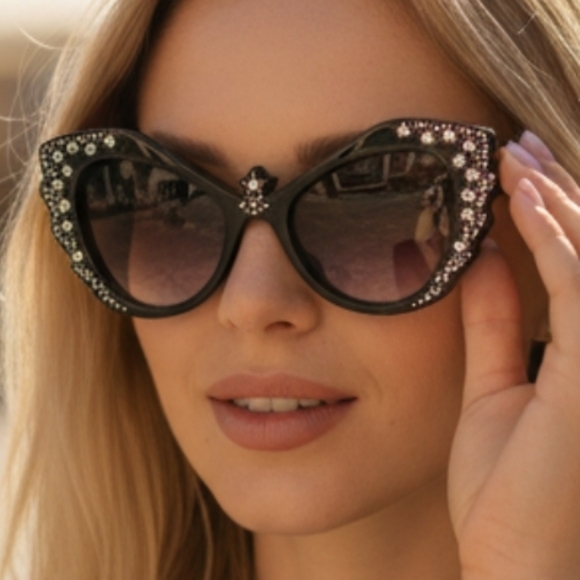 Gucci Accessories - Gucci Designer Special Edition  Black Hollywood Forever Sunglasses Pearl Diamond